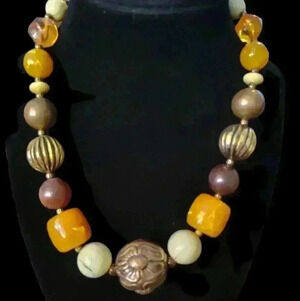 Vintage gold tone and beaded necklace